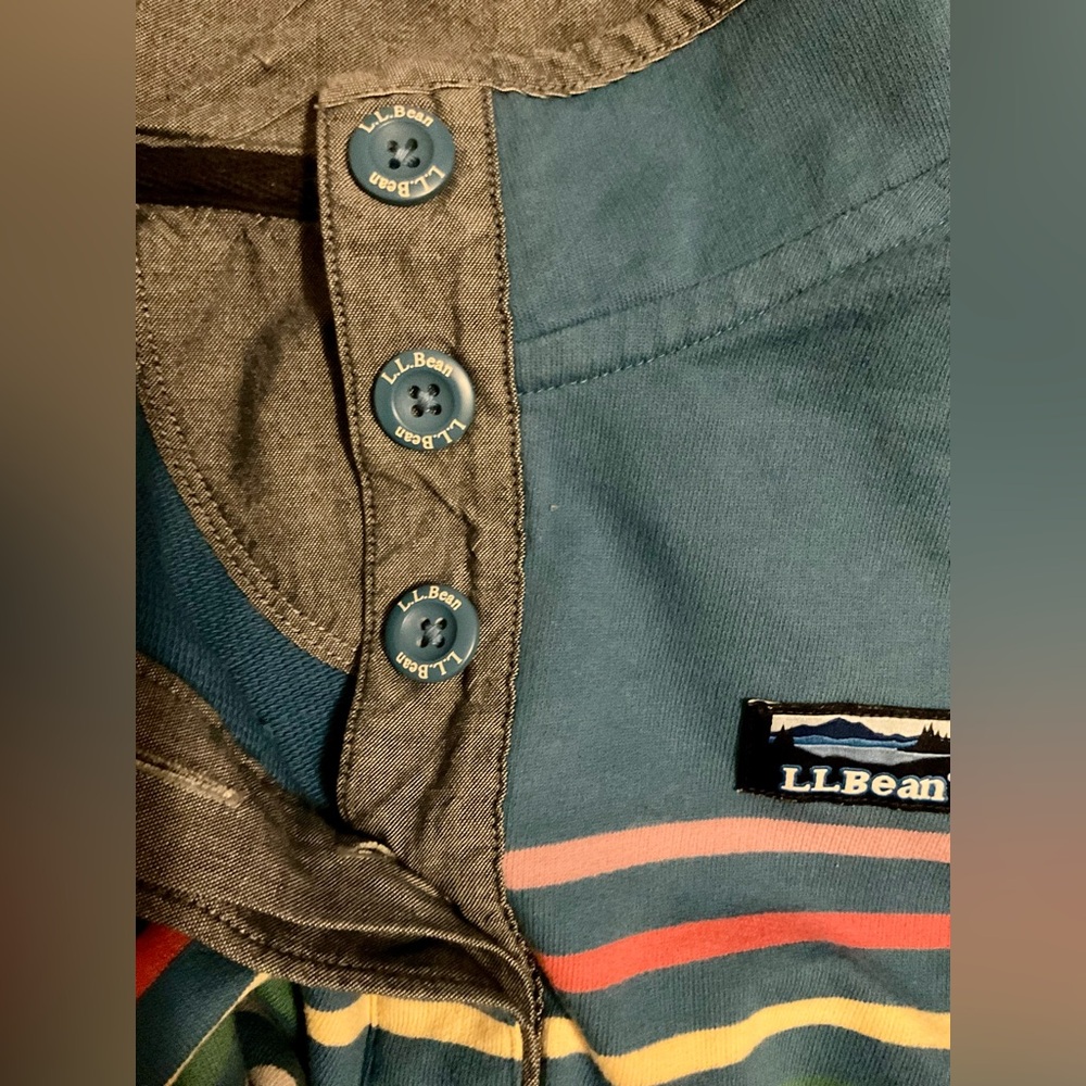 🌱L.L. Bean blue and multi color Sweatshirt - Picture 6 of 8